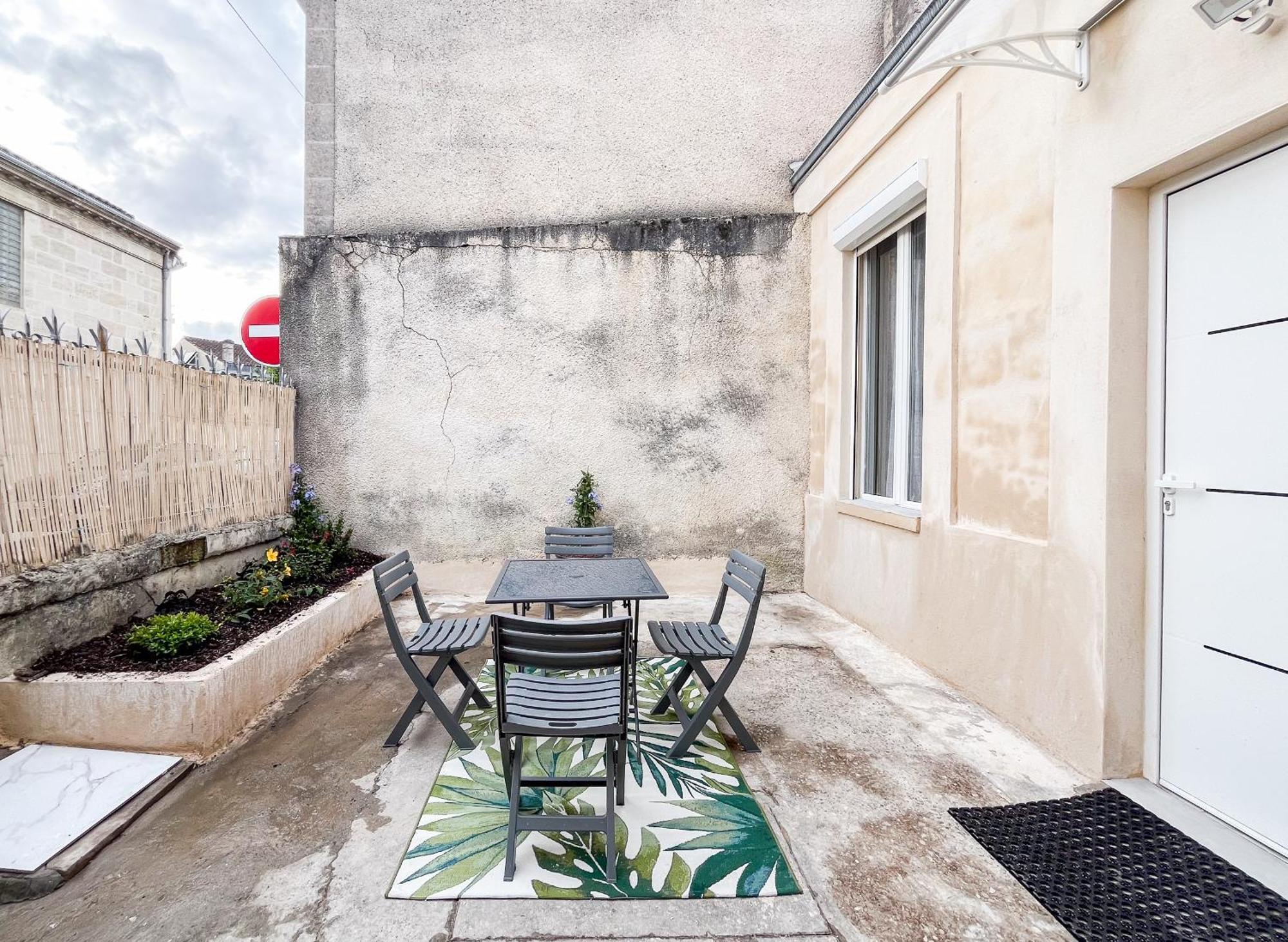 Villa Echoppe Typique Avec Terrasse Talence Exterior foto